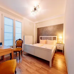 haus-sanssouci.find-berlin-hotels.com/